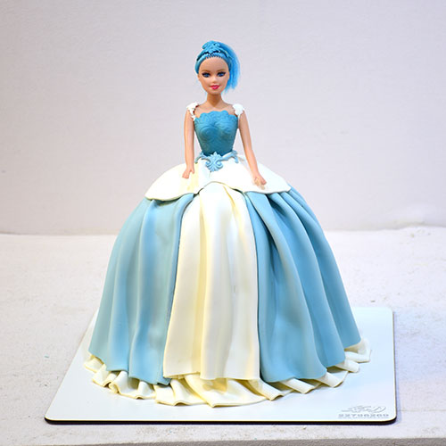 کیک باربی آبی