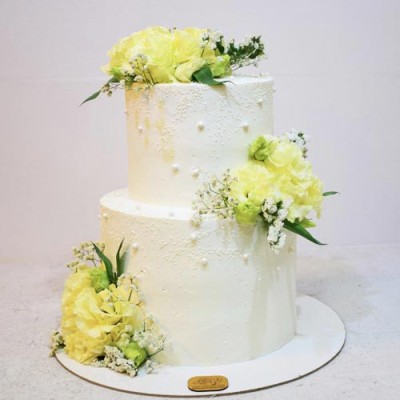 کیک نامزدی با گل طبیعی 