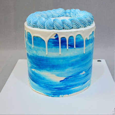 کیک خامه ای ابر و باد آبی 
