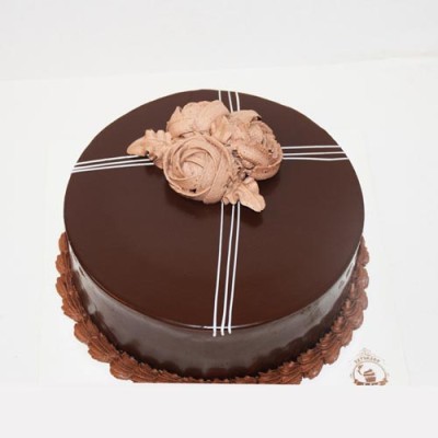 کیک خامه ای شکلاتی گل خامه 