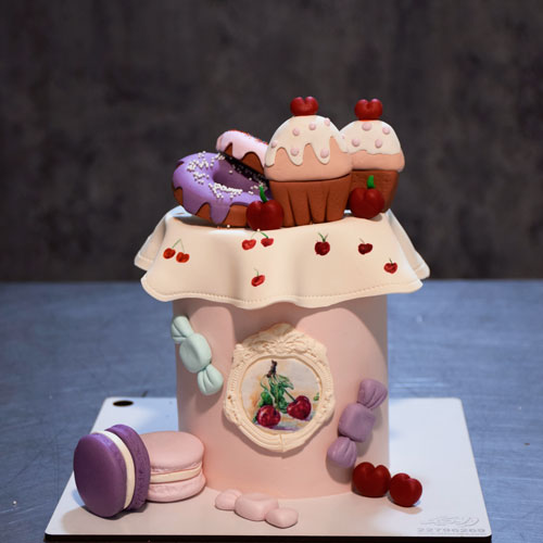 کیک دخترانه گیلاسی