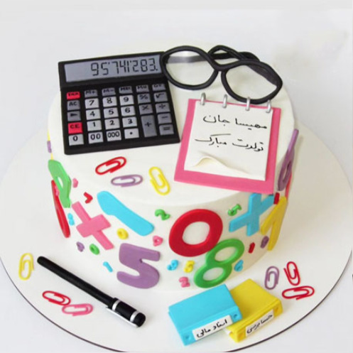 کیک روز حسابدار با تزیین عینک و ماشین حساب